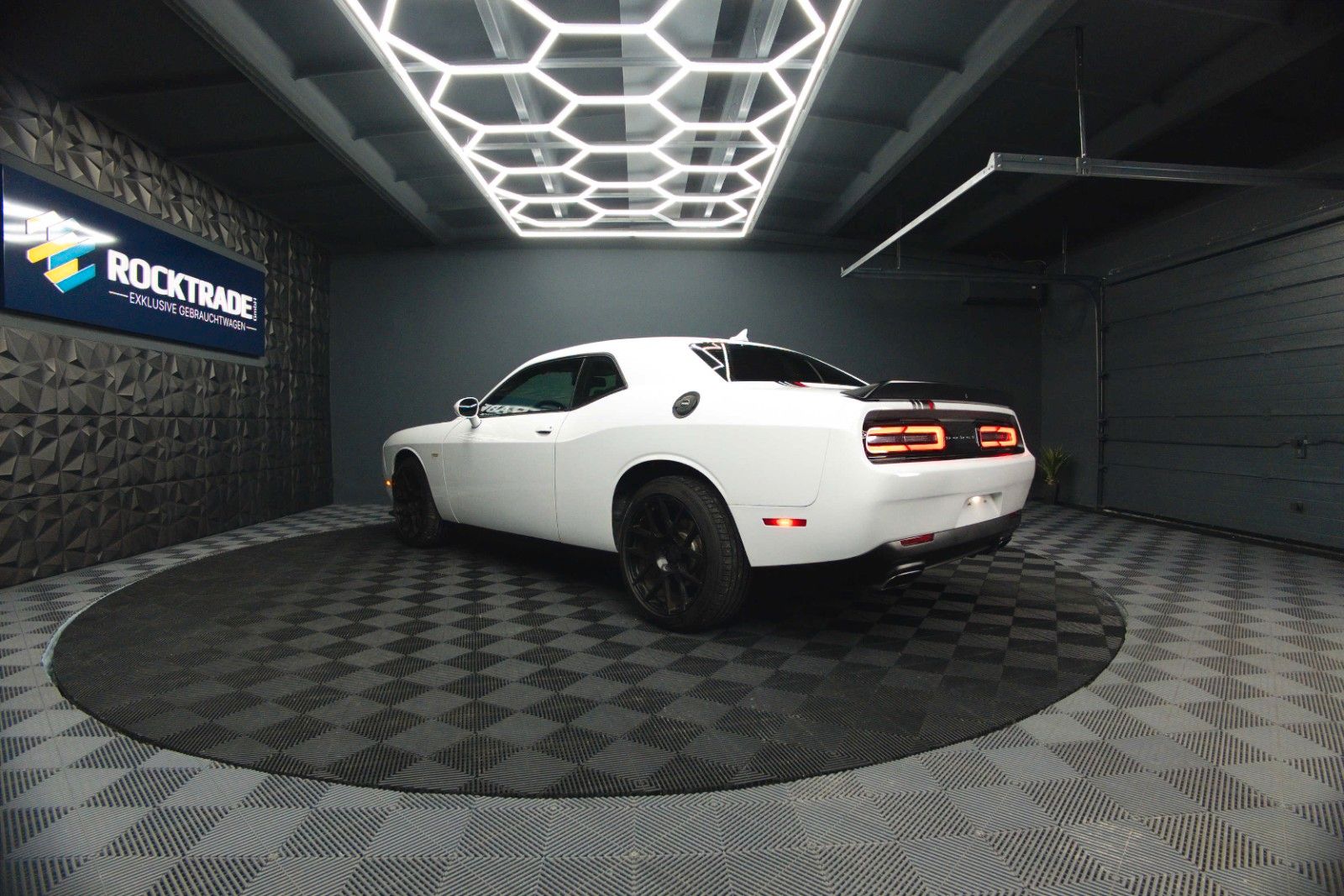 Fahrzeugabbildung Dodge Challenger 5.7 V8 R/T SRT Style *LED*20 Zoll*