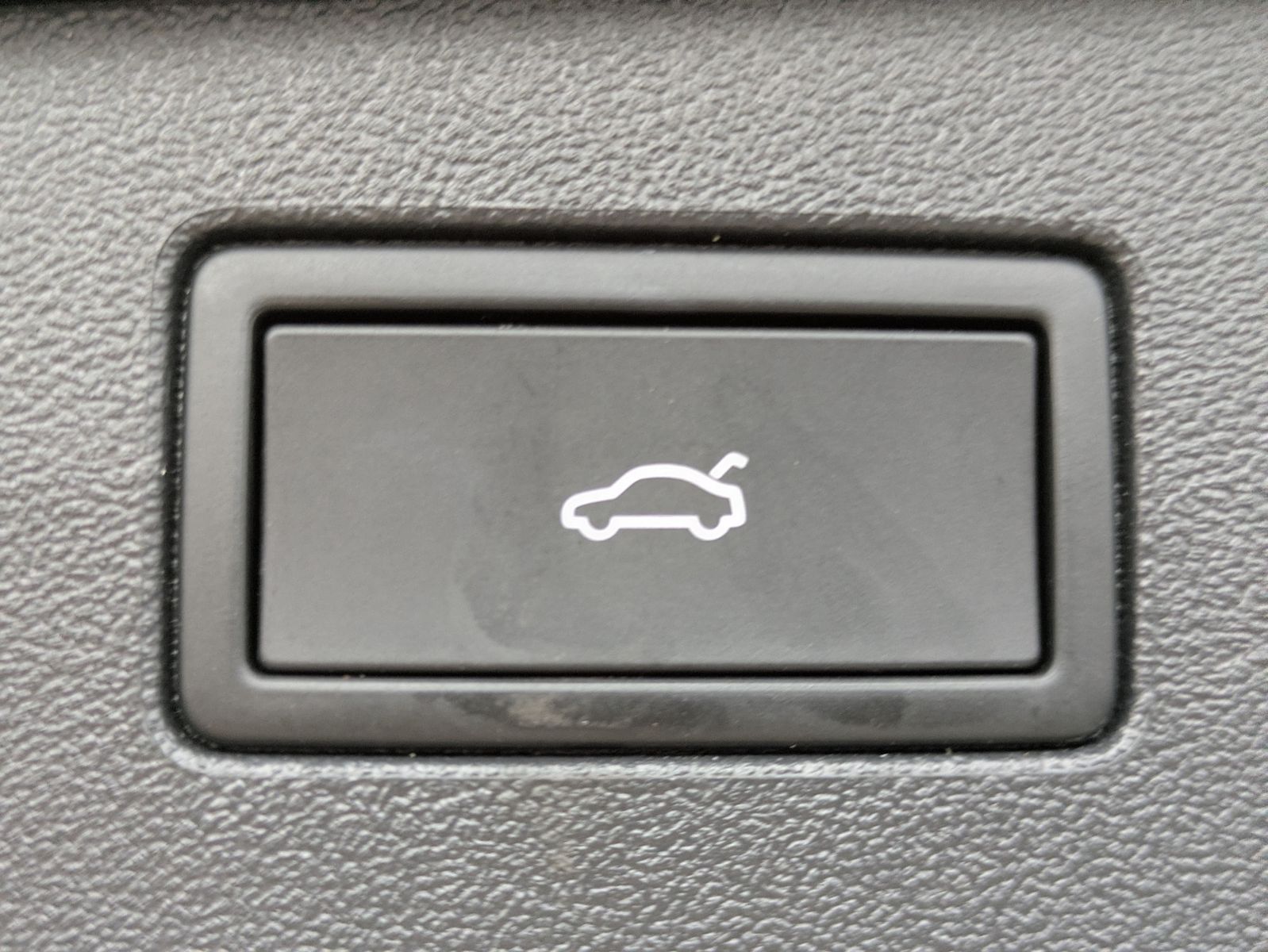 Fahrzeugabbildung Volkswagen Tiguan 2.0 TDI 4M R-Line PANO*H&K*AHK*MATRIX*20"