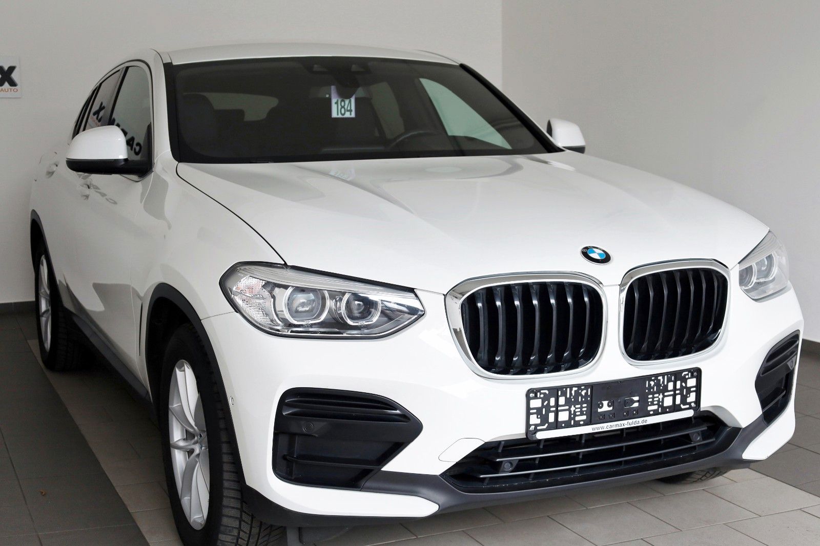 Fahrzeugabbildung BMW X4 xDrive 20 i Advantage,Leder,Navi,Kamera,LED
