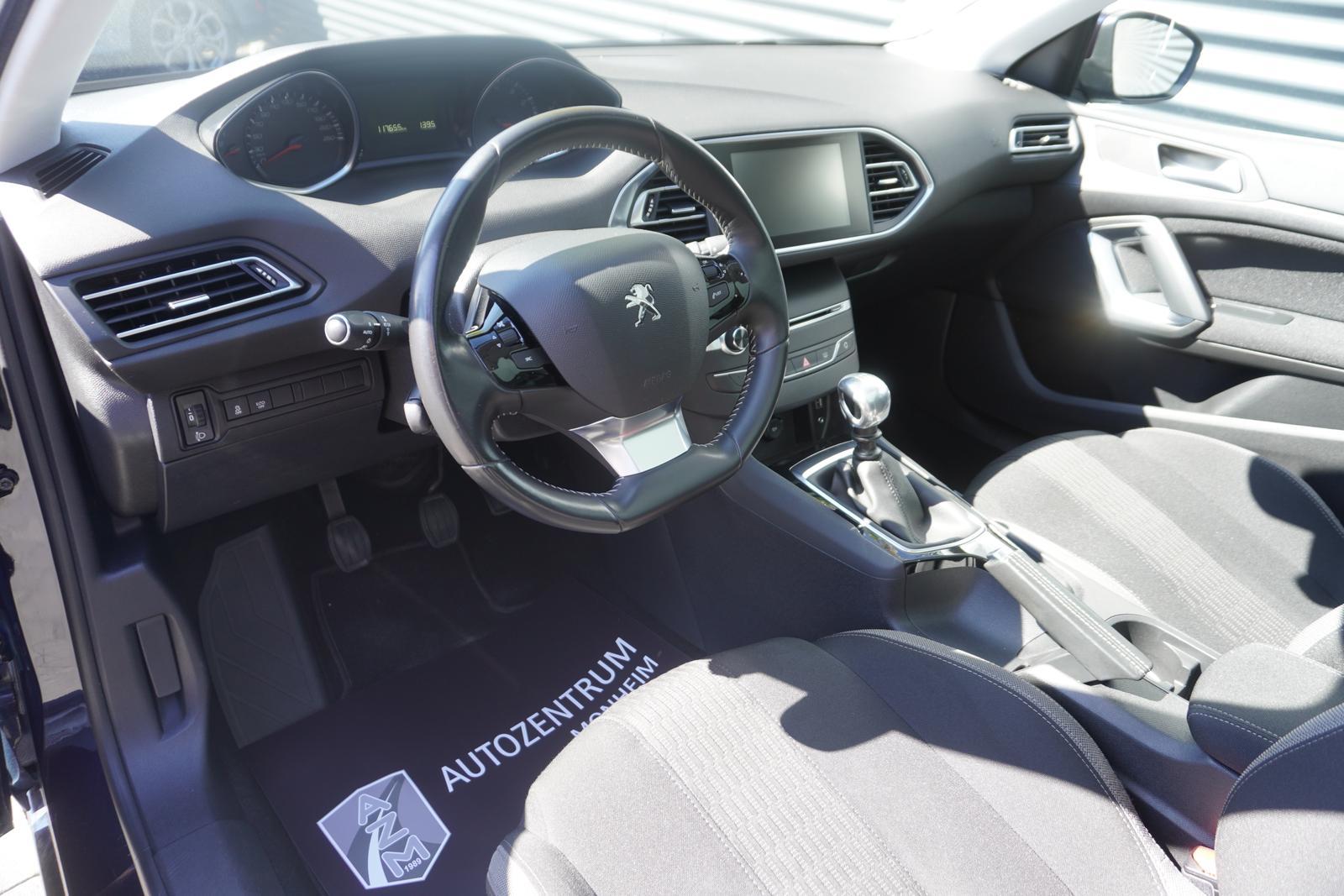 Peugeot 308 PURETECH STYLE|PANORAMA|KAMERA|TEMPOMAT|NAVI