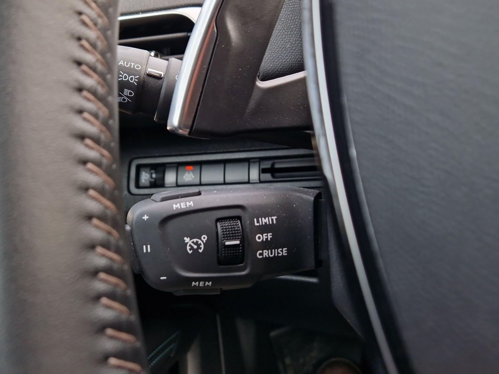 Peugeot 3008 Allure 1.2T*NAVI*360°*KLIMAAUT*LED*