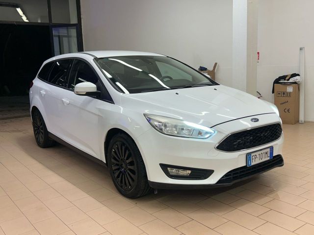 Ford Focus 1.6 120 CV GPL SW Titanium