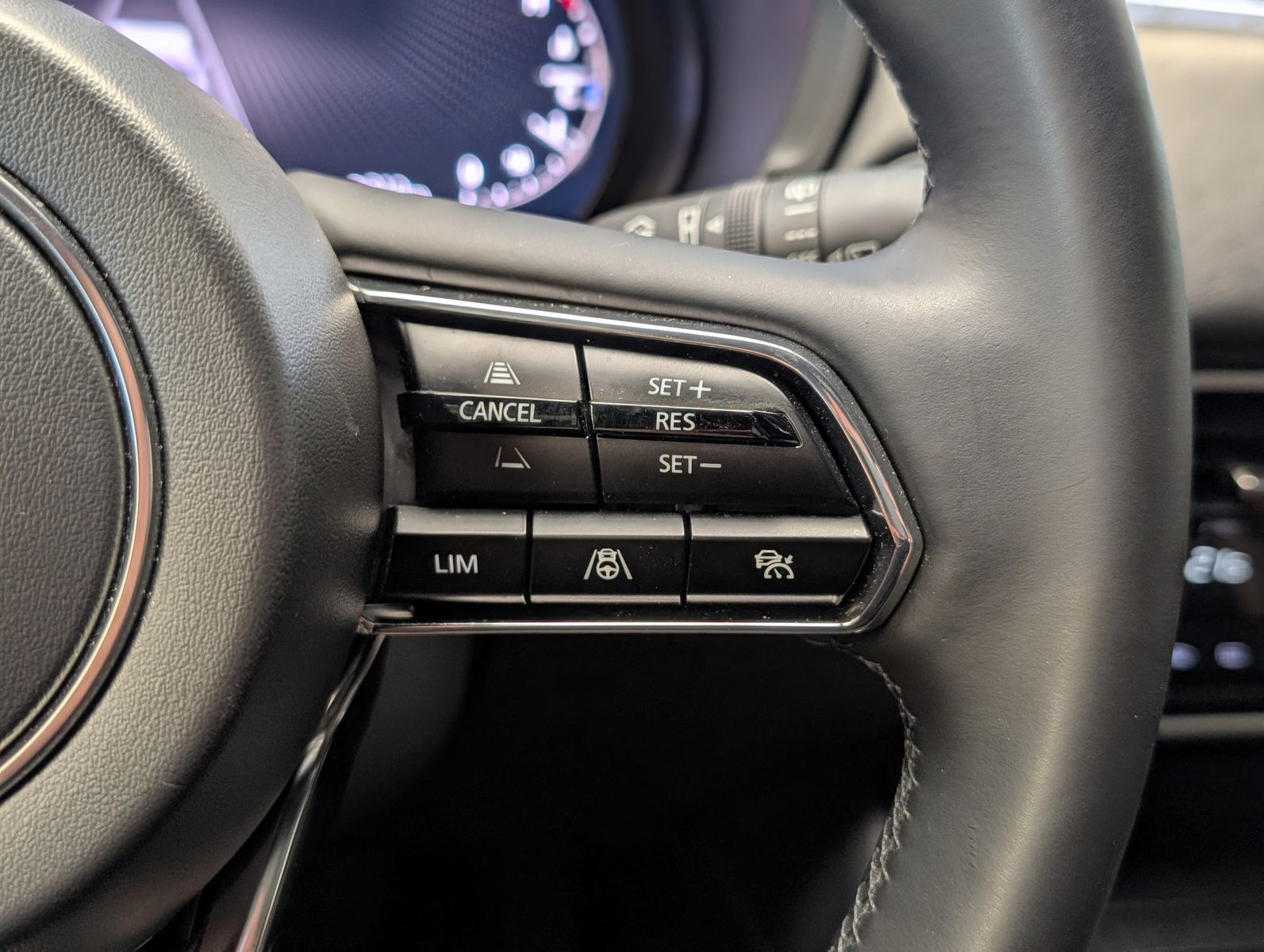 Fahrzeugabbildung Mazda CX-80 3.3L Homura PlusPANO*HUD*BOSE*NAPPA*7SIT
