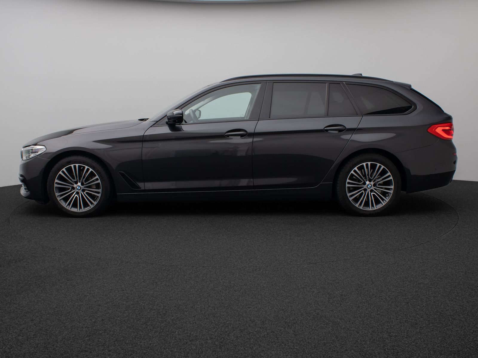 Fahrzeugabbildung BMW 530d xD SportLine 360°HUD DAB H/K 4xKlima Komfor