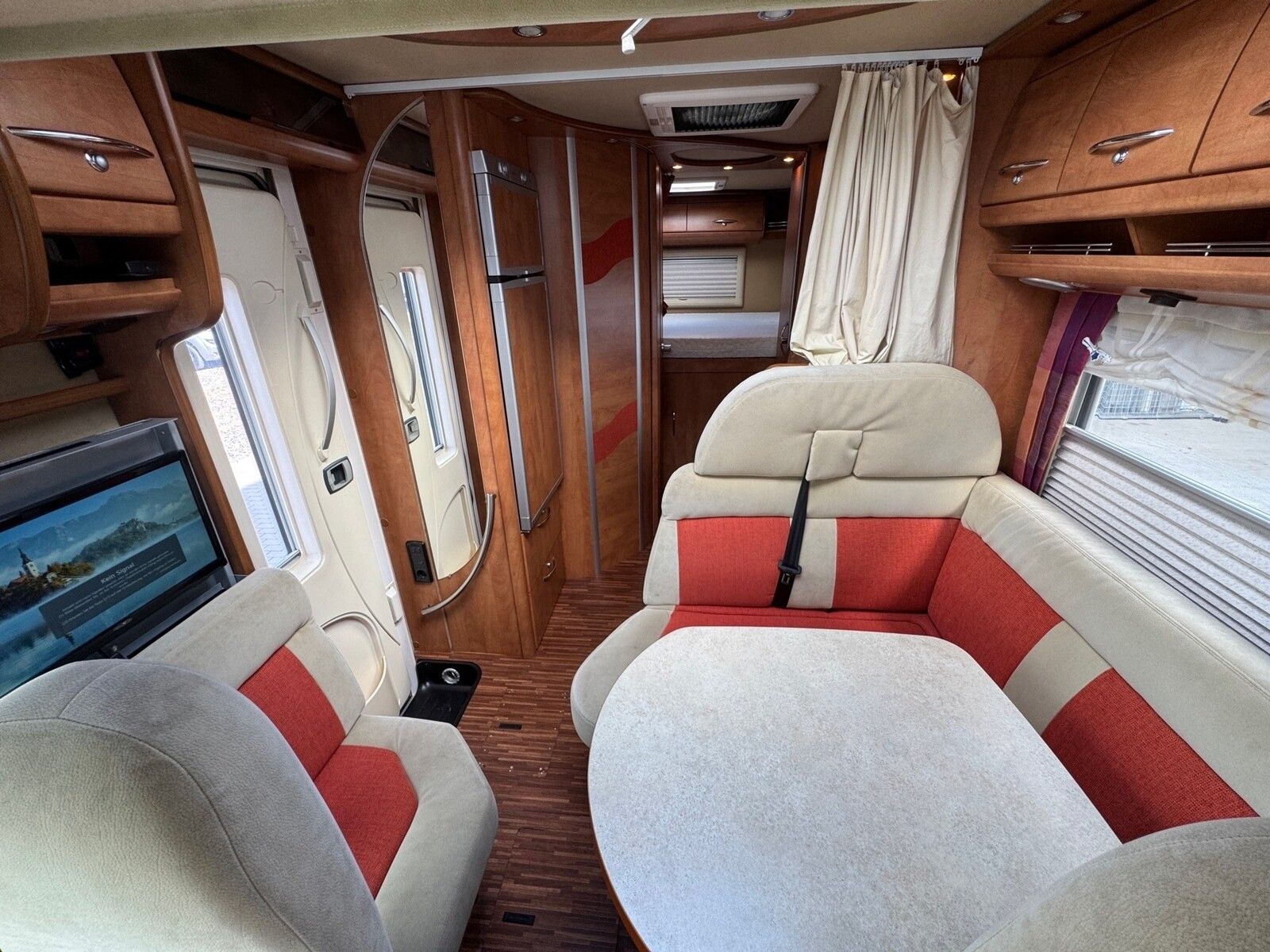 Fahrzeugabbildung Carthago chic c-line I 4.2 SAT,Wechselrichter,TV,Markise