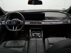 Fahrzeugabbildung BMW i7 M70 xDrive EXECUTiVE THEATRE B&W DIAMOND SKY