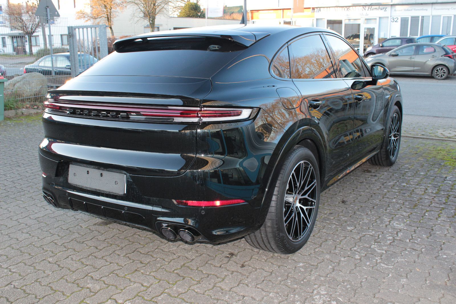 Fahrzeugabbildung Porsche Cayenne Coupe E-Hybrid *MY2026*