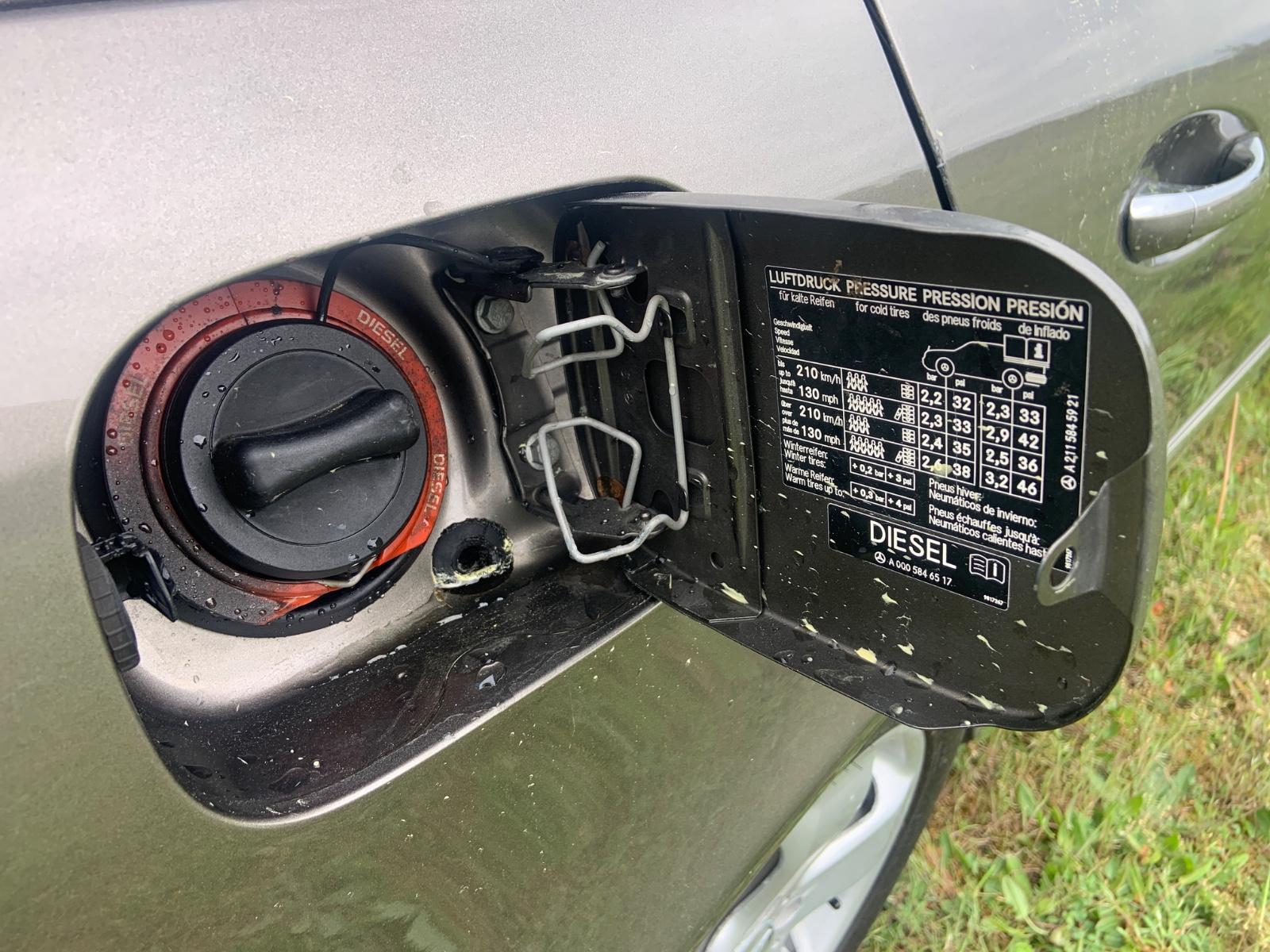 Mercedes-Benz E320 2007 — photo 8