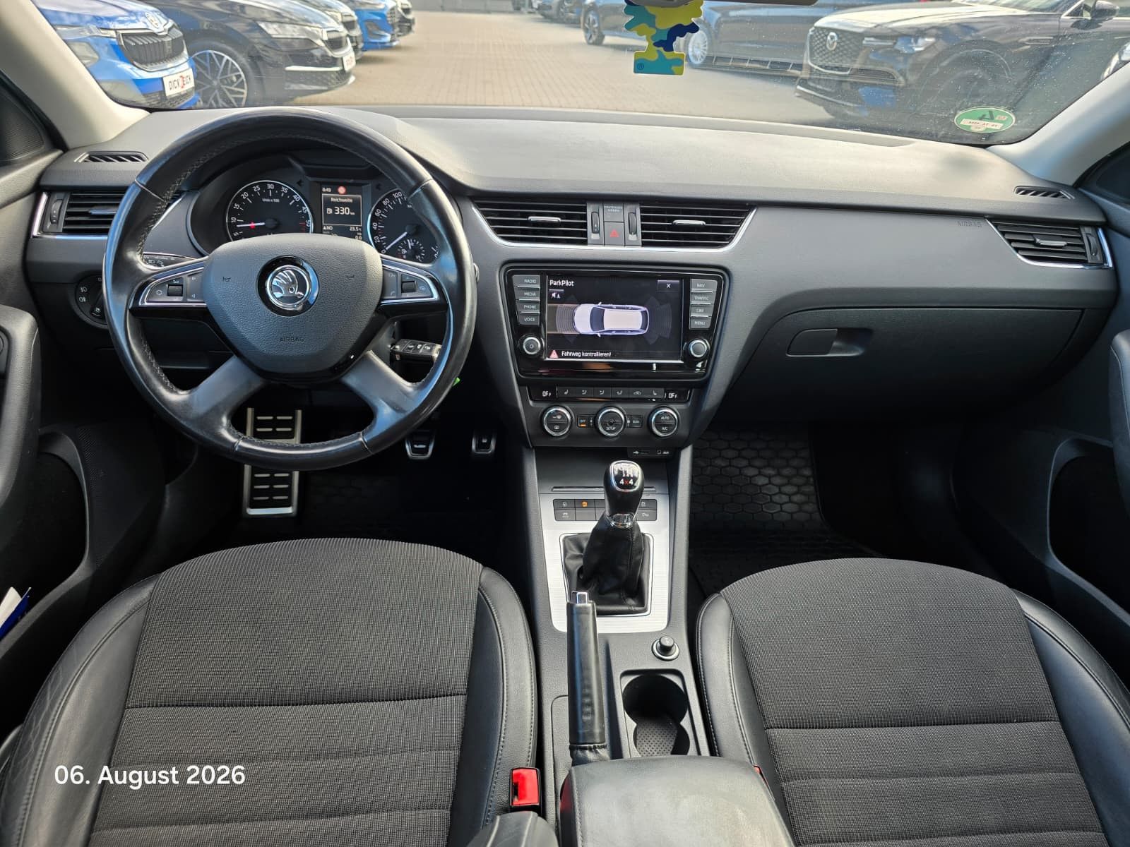 Fahrzeugabbildung SKODA Octavia 2.0 TDI Elegance 4x4 AHK*TEMP*DAB*18"PDC