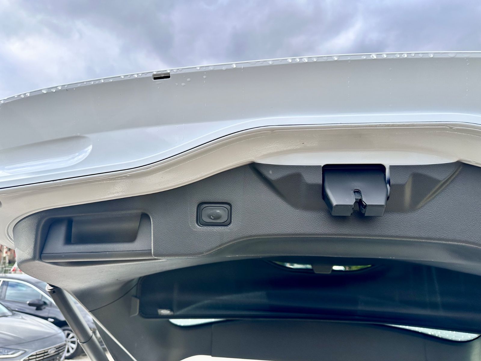 Fahrzeugabbildung Ford MONDEO TURNIER ST-LINE*KAMERA+LED*