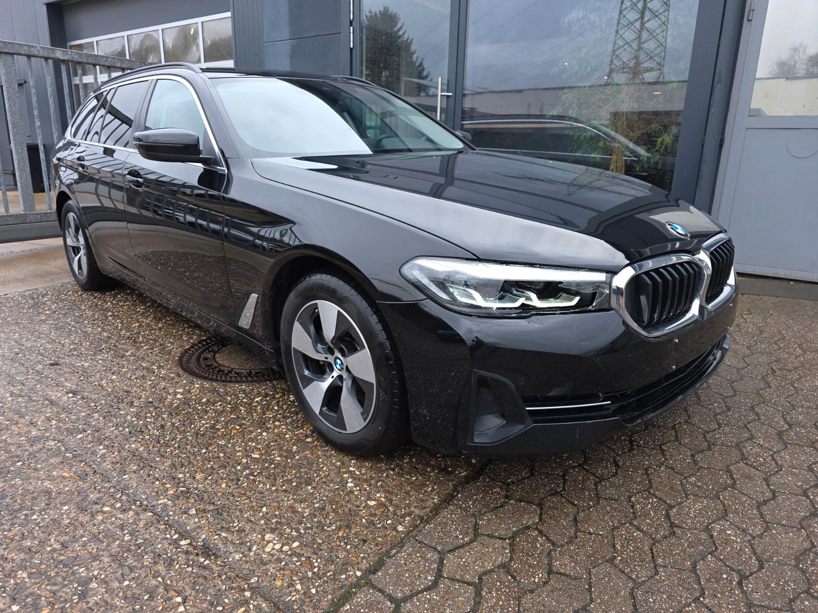 BMW 520 5 Touring 520 i Hybr.Benzin/E 135KW LiveCoc