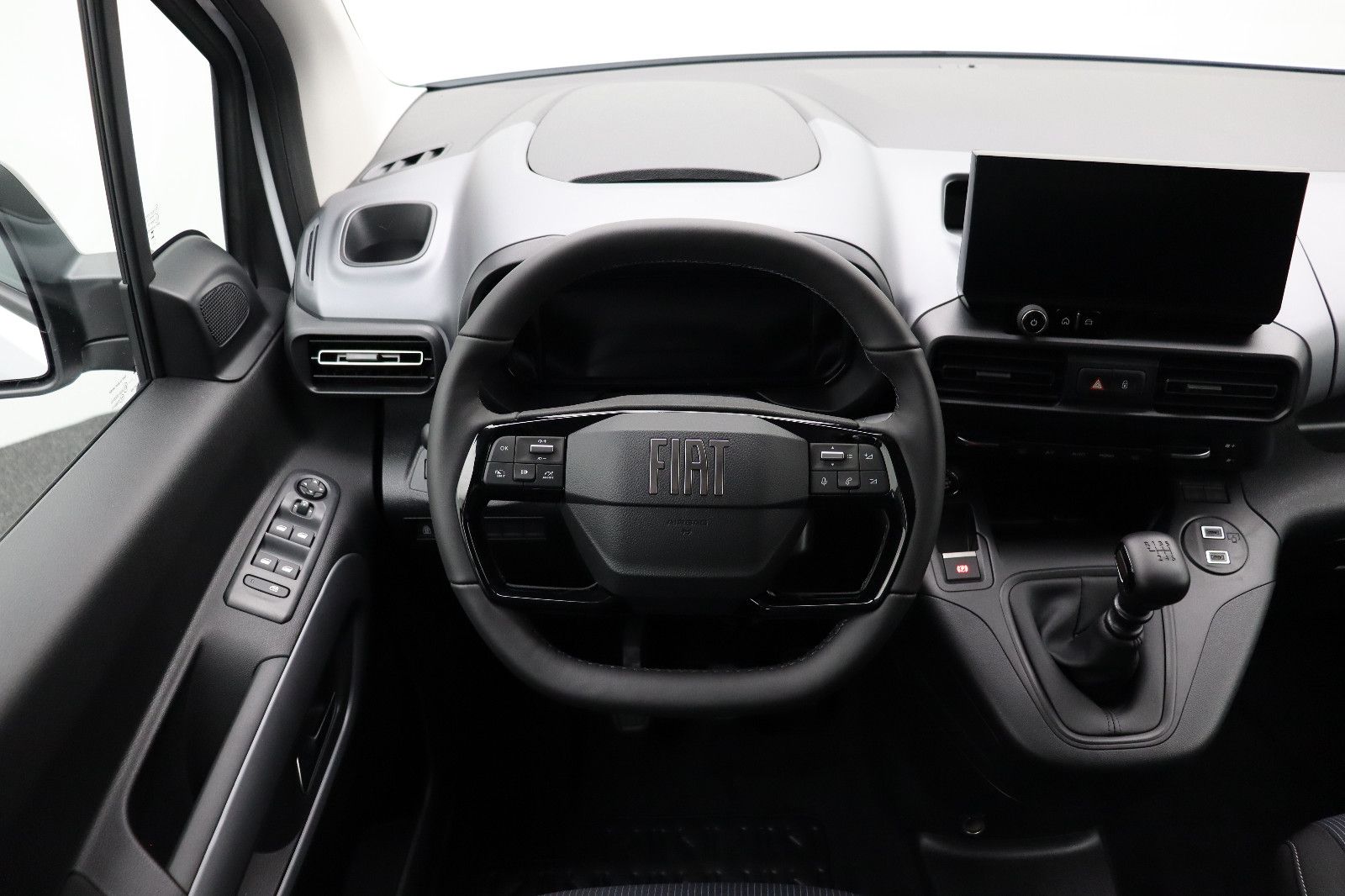 Fahrzeugabbildung Fiat Doblo Kombi L2 1.5 BlueHDi 5-Sitzer