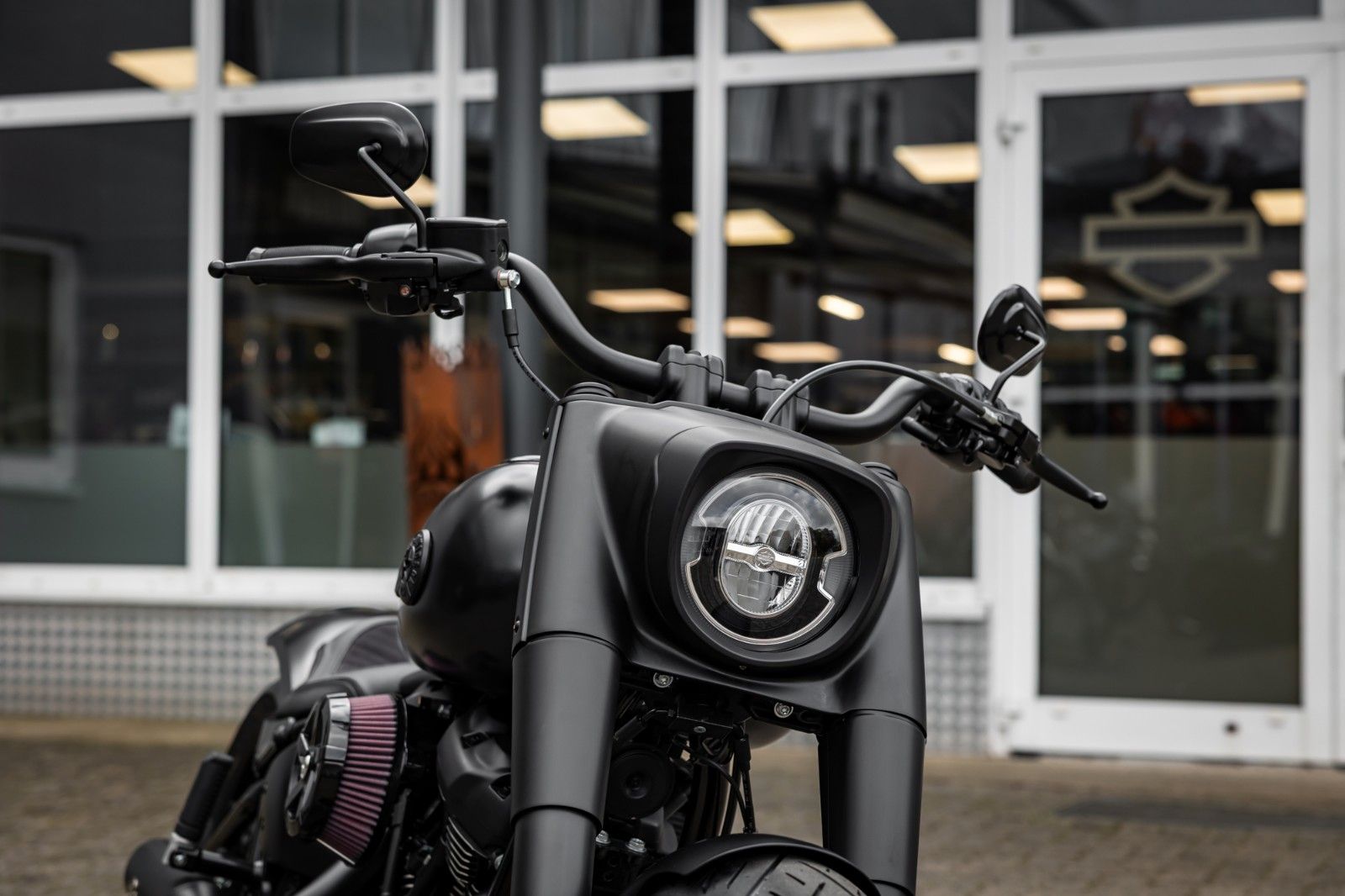 Fahrzeugabbildung Harley-Davidson ALL MATT DARK BOY FLFBS 117 MY25-H-D Kiel Custom