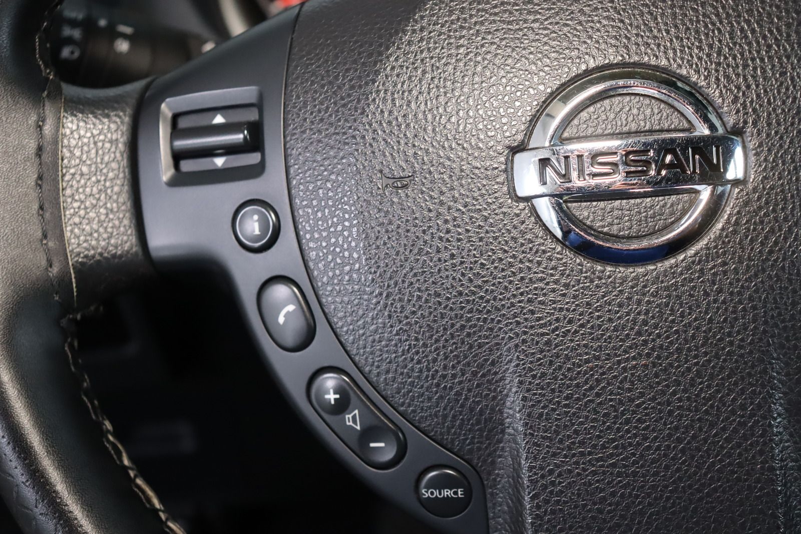 Fahrzeugabbildung Nissan Qashqai 2.0 Acenta 4X4 * AHK * LED *