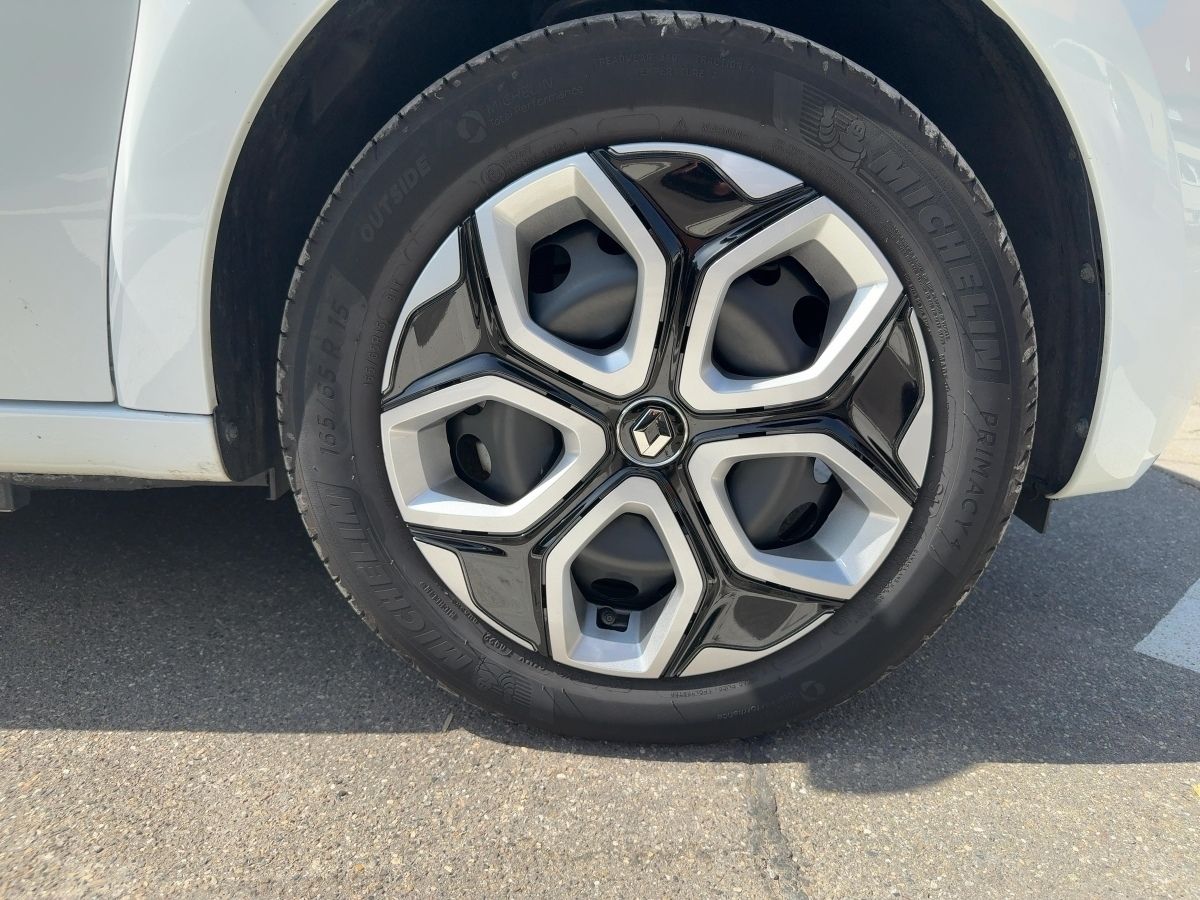 Fahrzeugabbildung Renault Twingo E-TECH ZEN Klima