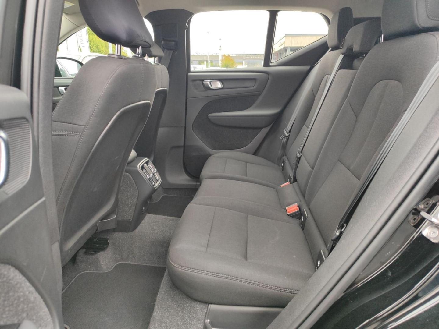 Volvo XC40 B3 Momentum Core 2WD Navi Digitales Cockpit