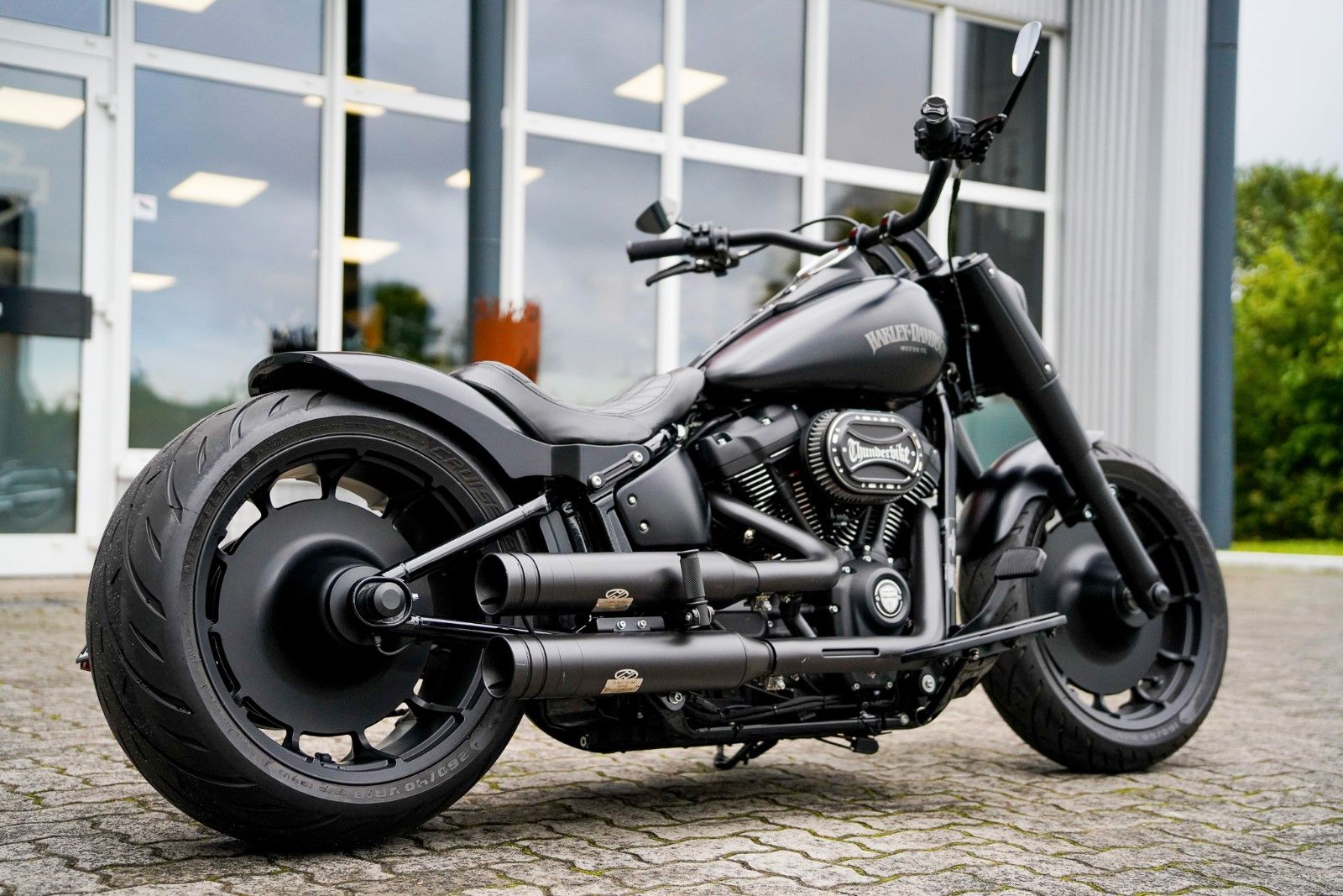 Fahrzeugabbildung Harley-Davidson FLFBS Fat Boy 114 cui - All Black - Jekill - 260