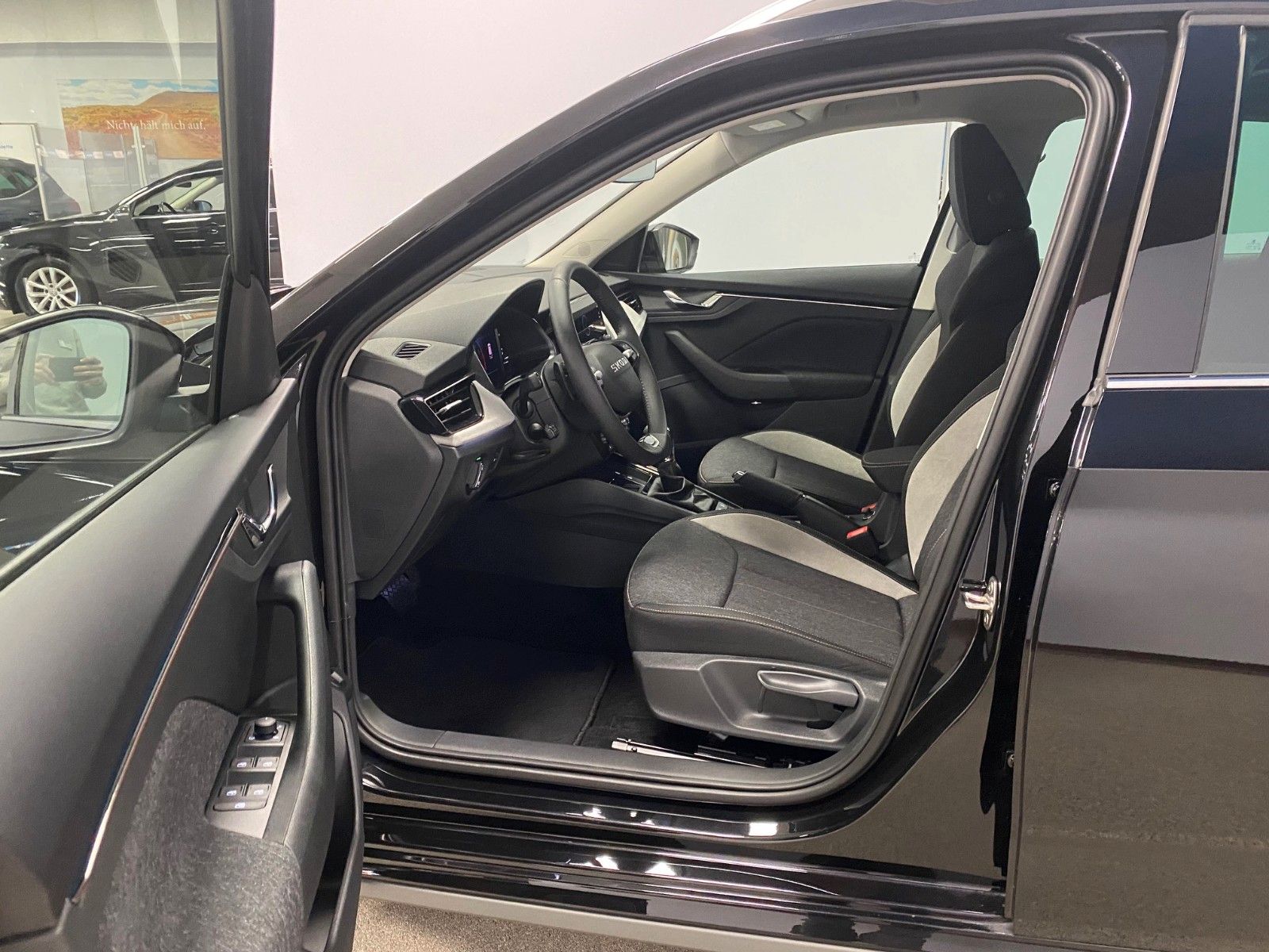 Fahrzeugabbildung SKODA Kamiq 1.0 TSI 85kW DSG Selection ACC+elek.Heck