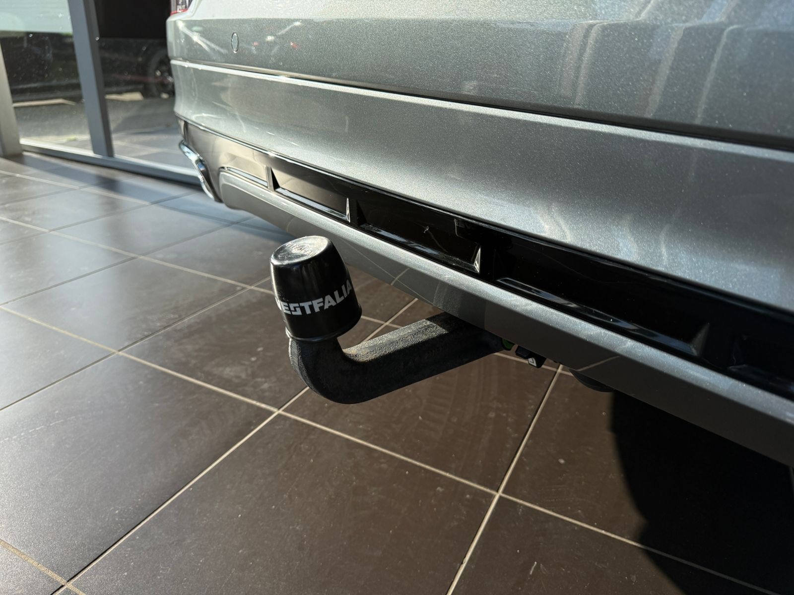 Fahrzeugabbildung Volvo XC60 R Design AHK H/K KAM LED