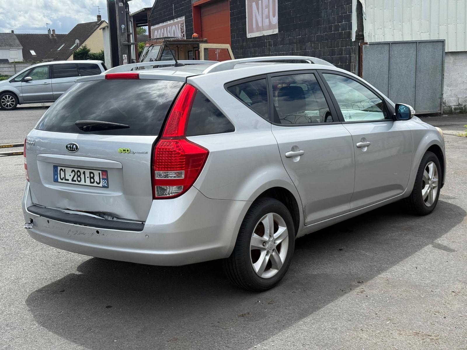 Kia cee'd 2012 — interior