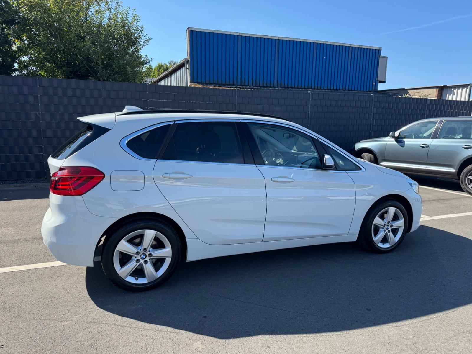 BMW 218 Active Tourer *NAVI*LEDER*PDC*LED*TEMP*