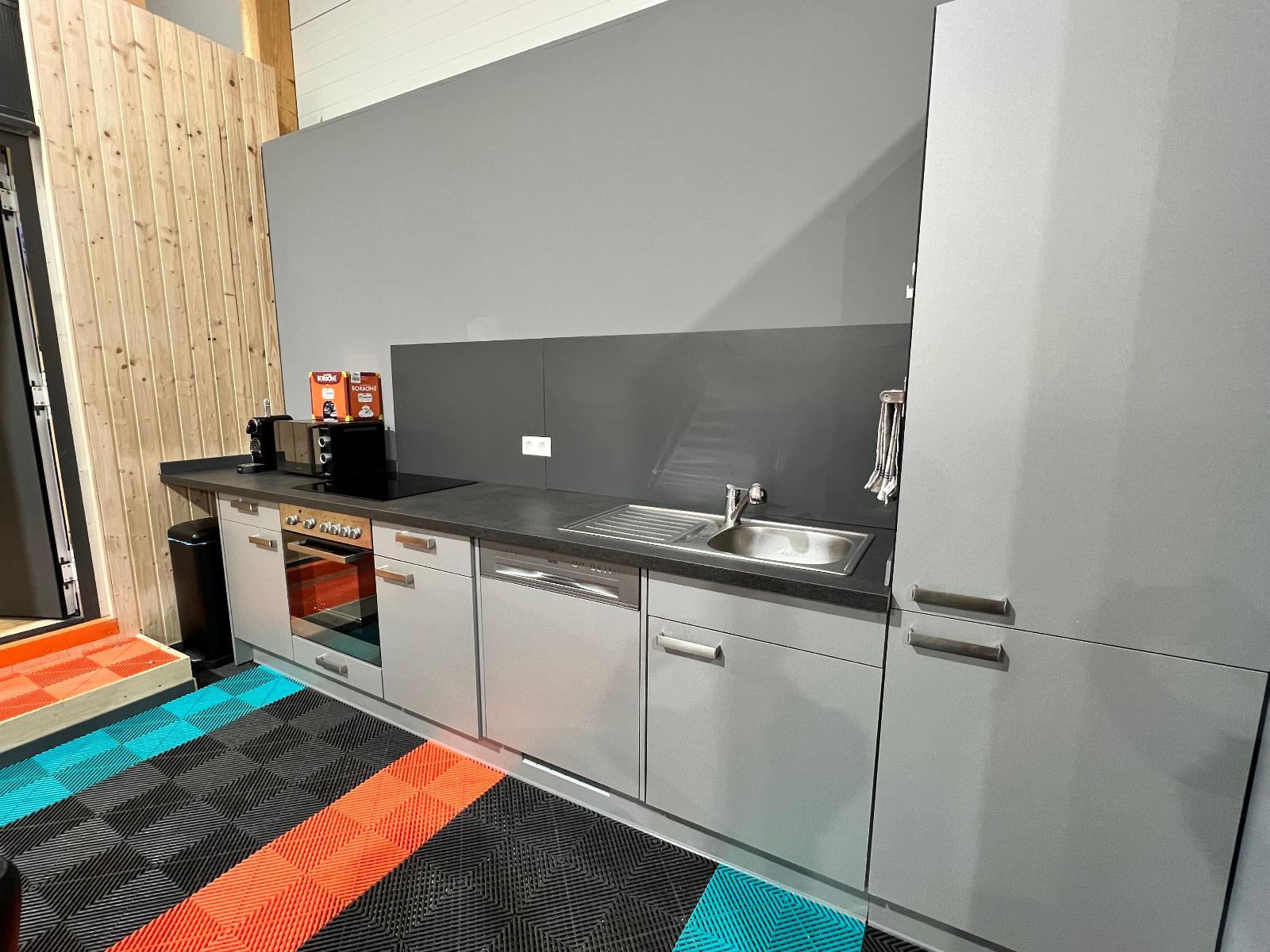 showroom-image-bottom