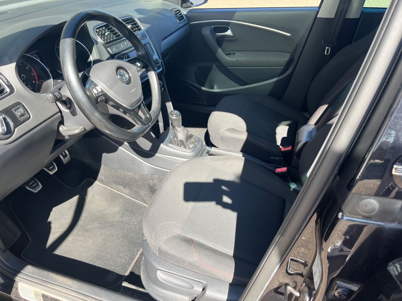 Fahrzeugabbildung Volkswagen Polo R-Line Panorama Dach