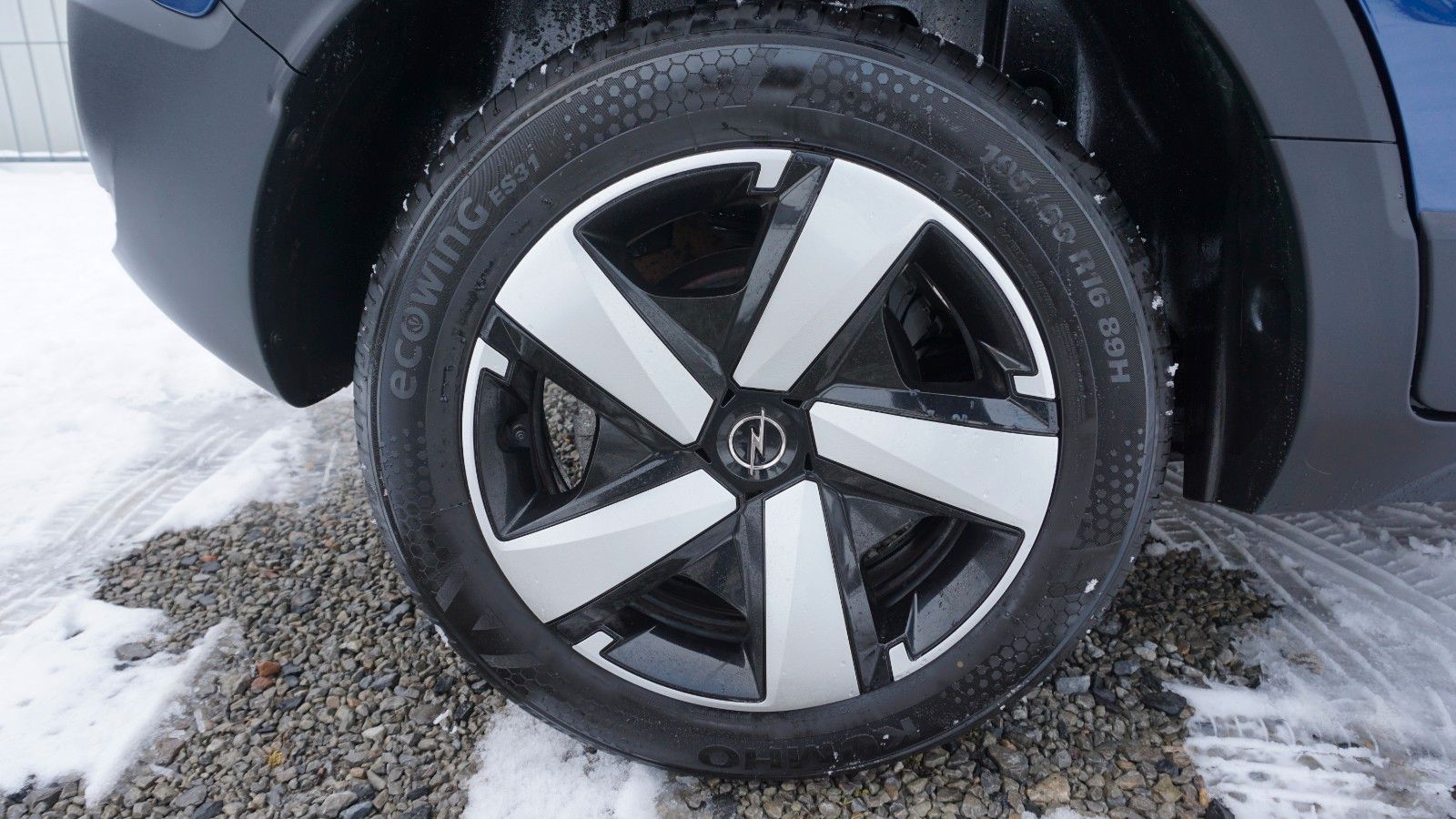 Fahrzeugabbildung Opel Crossland Edition, Navi, LED, Kamera, PDC