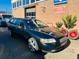 Volvo V70 Kombi Kinetic/2.4l 140PS/Klimaautomatik/AHK - Volvo V70 mit Benzin-Antrieb: Kombi, 2.4