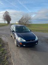 Ford Focus MK1 Ghia  Kombi - Ford Focus aus 1999: Ghia