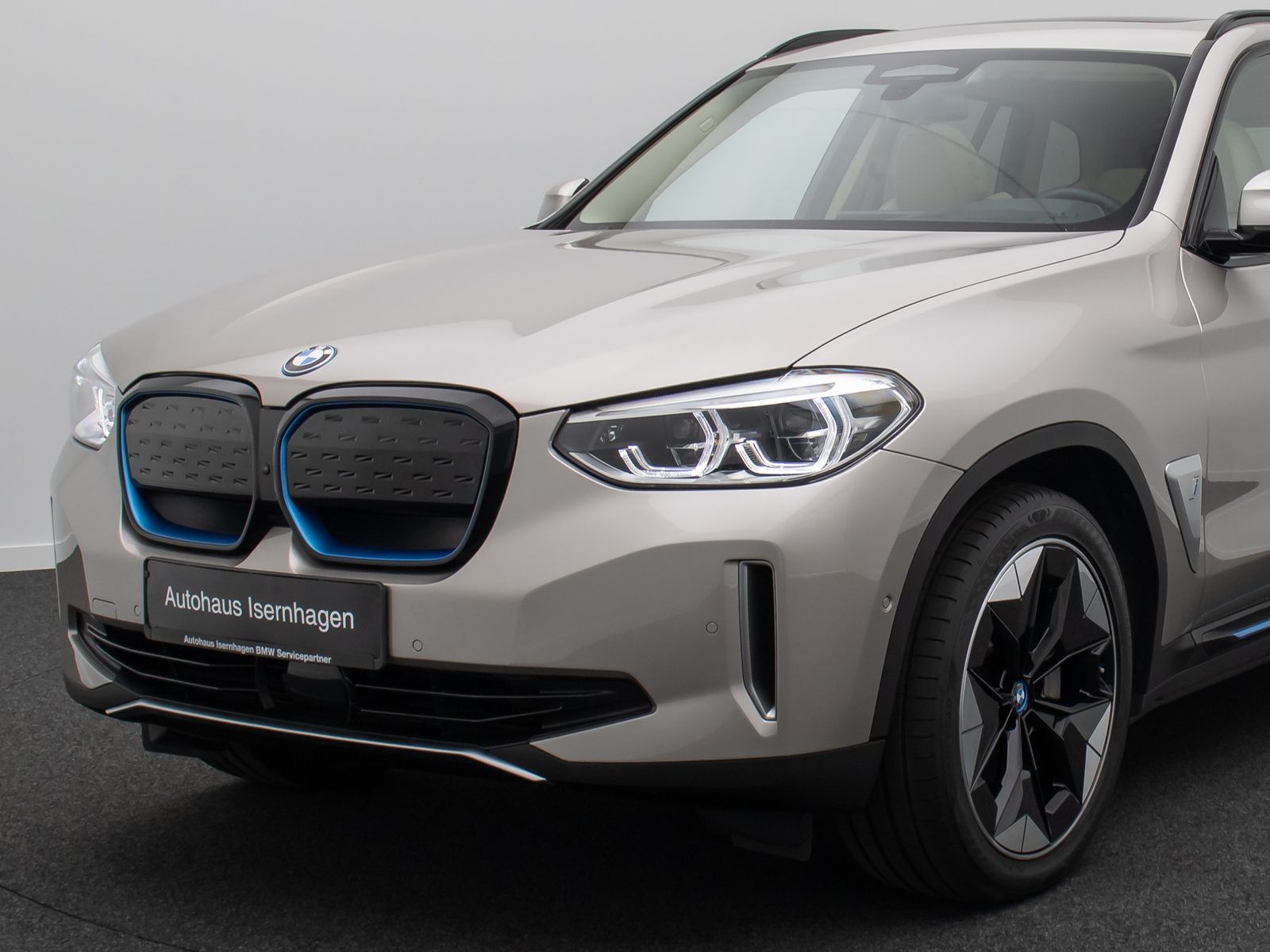 Fahrzeugabbildung BMW iX3 IMPRESSIVE DAB 360&deg;HUD ACC Memory H/K 20Zoll