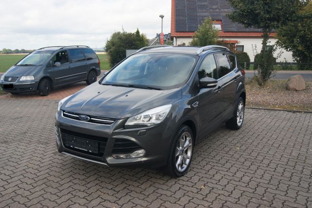 Ford Kuga Titanium ACC Bi Xenon RFK Teilleder Euro 6