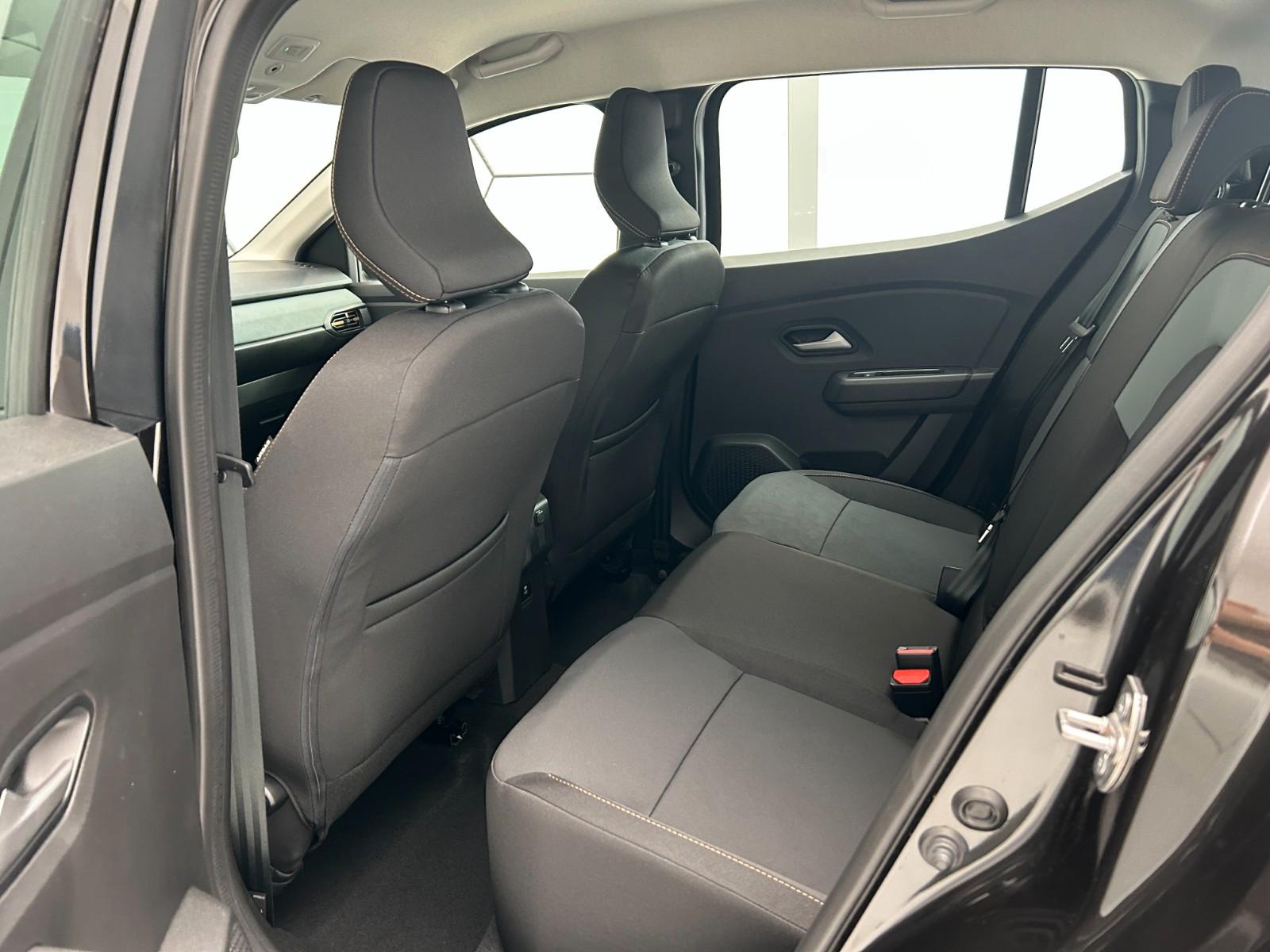 Dacia Sandero Stepway Extreme Hybrid 155 Winter Paket