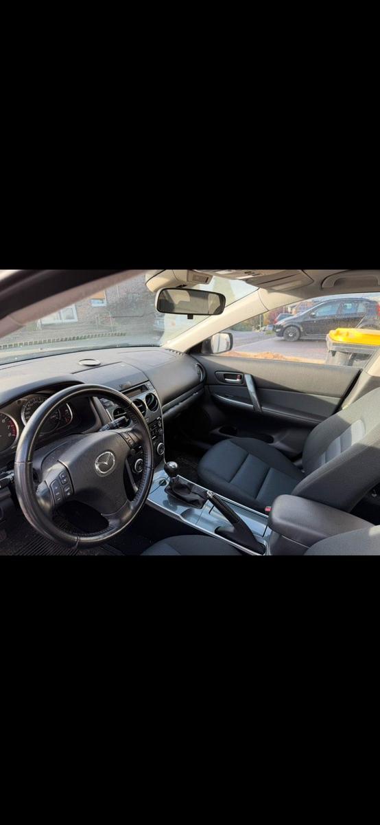 Mazda 2 2006 — interior
