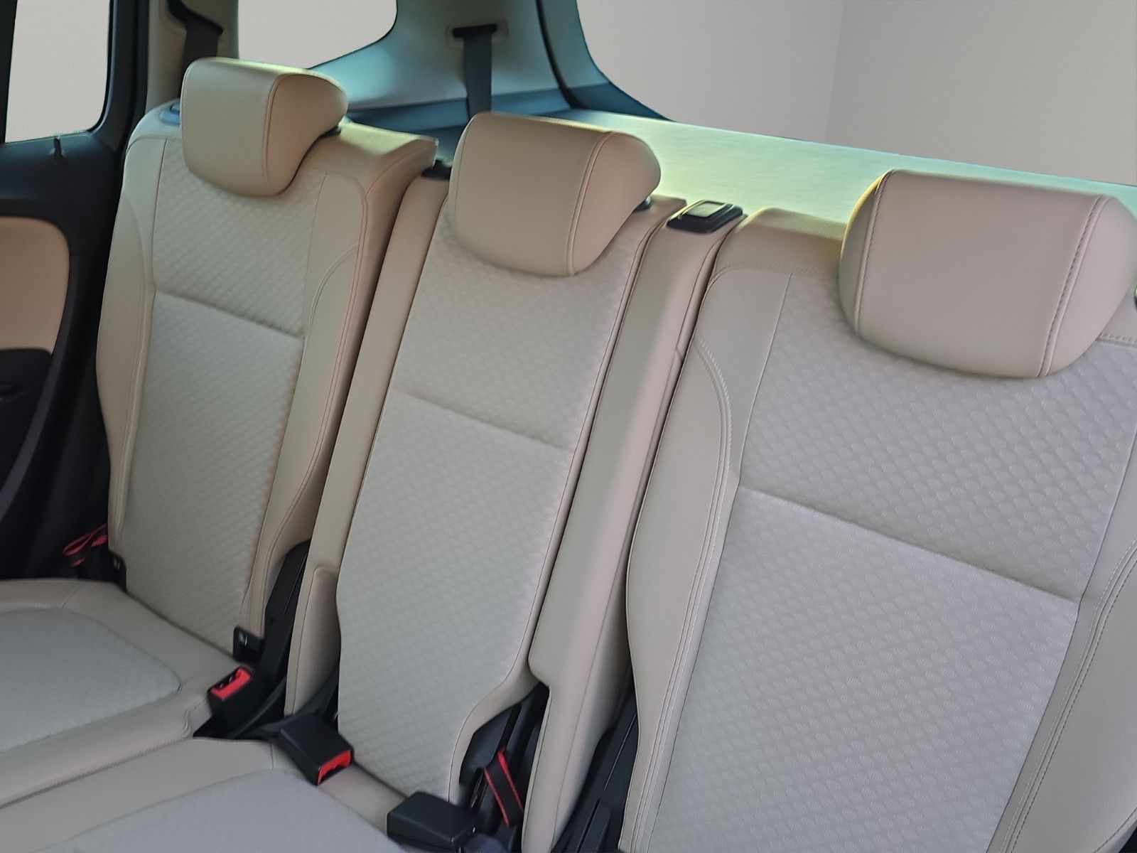 Fahrzeugabbildung Opel Zafira Tourer 7-SiTZER+AUTOMATiK+KAMERA+PANORAMA