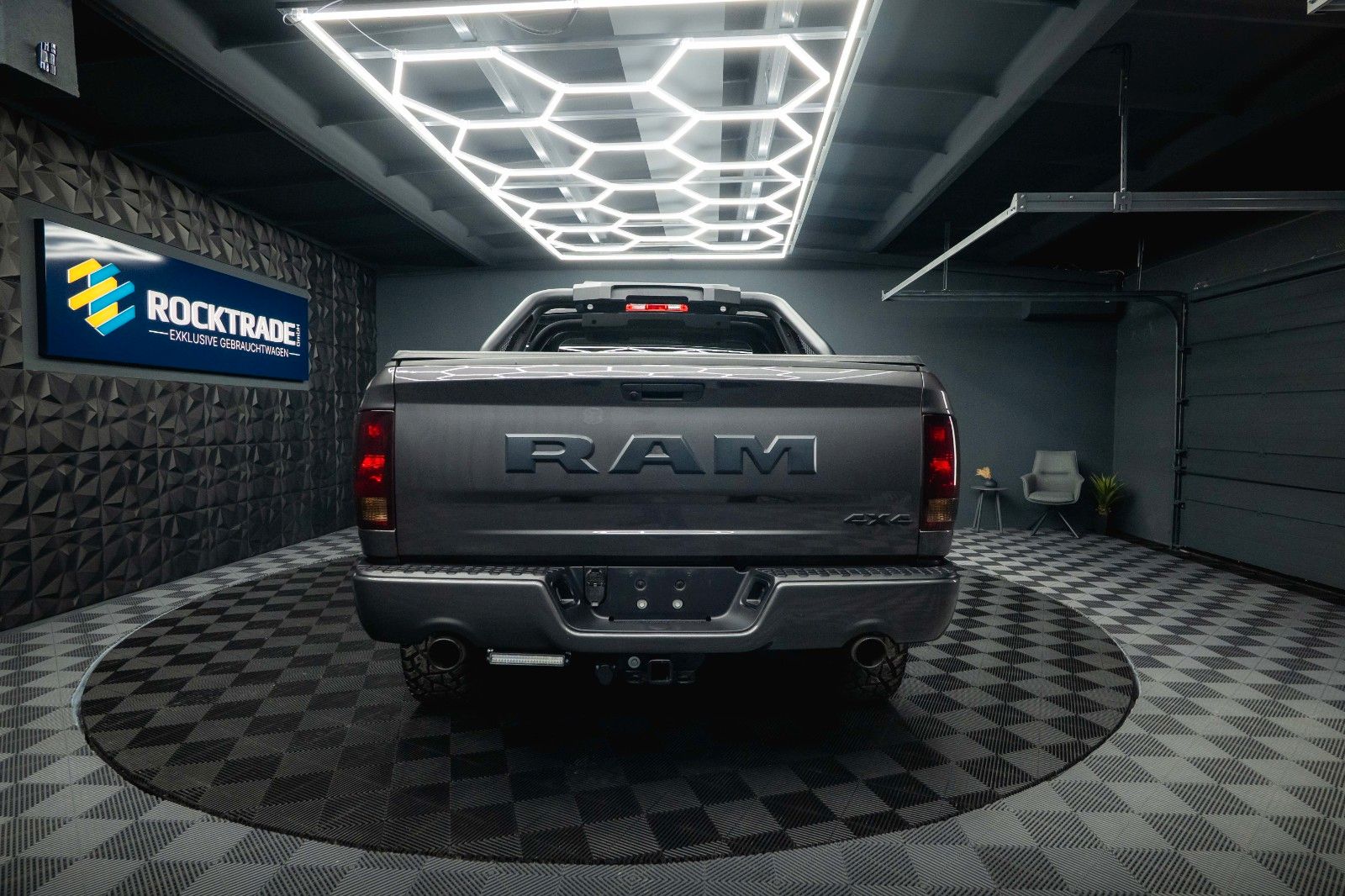 Fahrzeugabbildung Dodge RAM 5.7 V8 HEMI 4x4 OFFROAD Night-Paket *LED*AHK