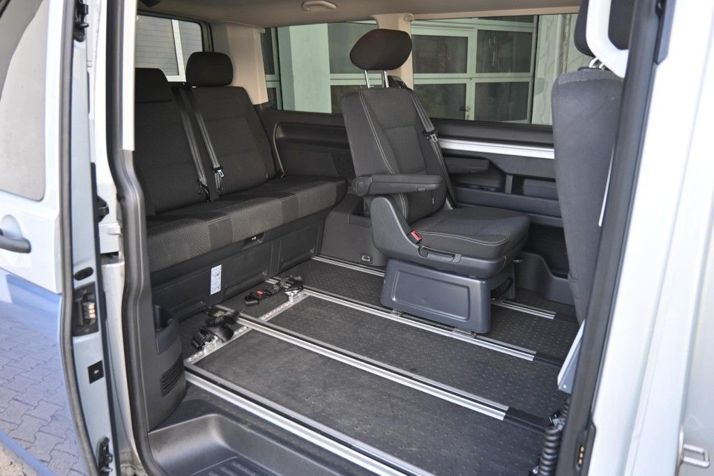 Volkswagen Multivan DSG Kurz Trendline foto 9