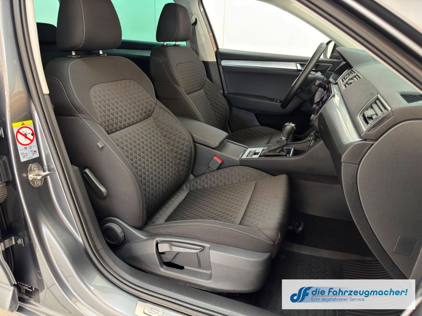 Fahrzeugabbildung SKODA Superb Combi Ambition Digitales Cockpit LED Sper