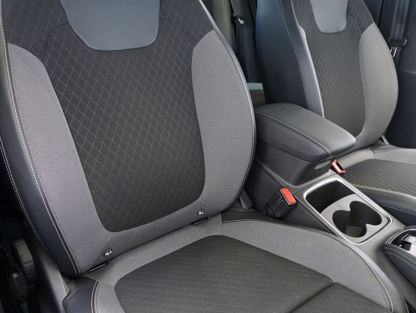 Fahrzeugabbildung Opel Grandland (X) 1.2 Turbo Elegance NAVI/LED/KAMERA