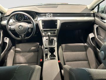 Volkswagen Passat Variant - 11