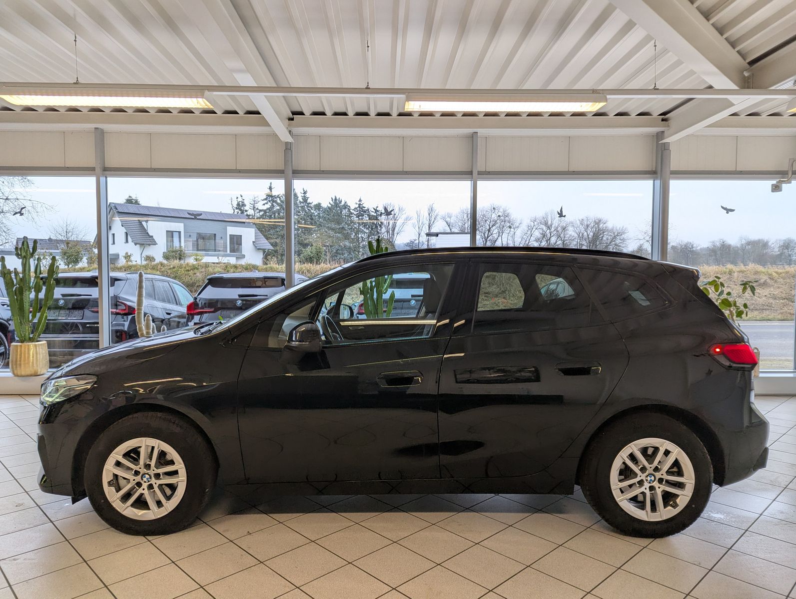 BMW 220 Active Tourer Aut AHK Pano Cam Travel-Paket - Image 4