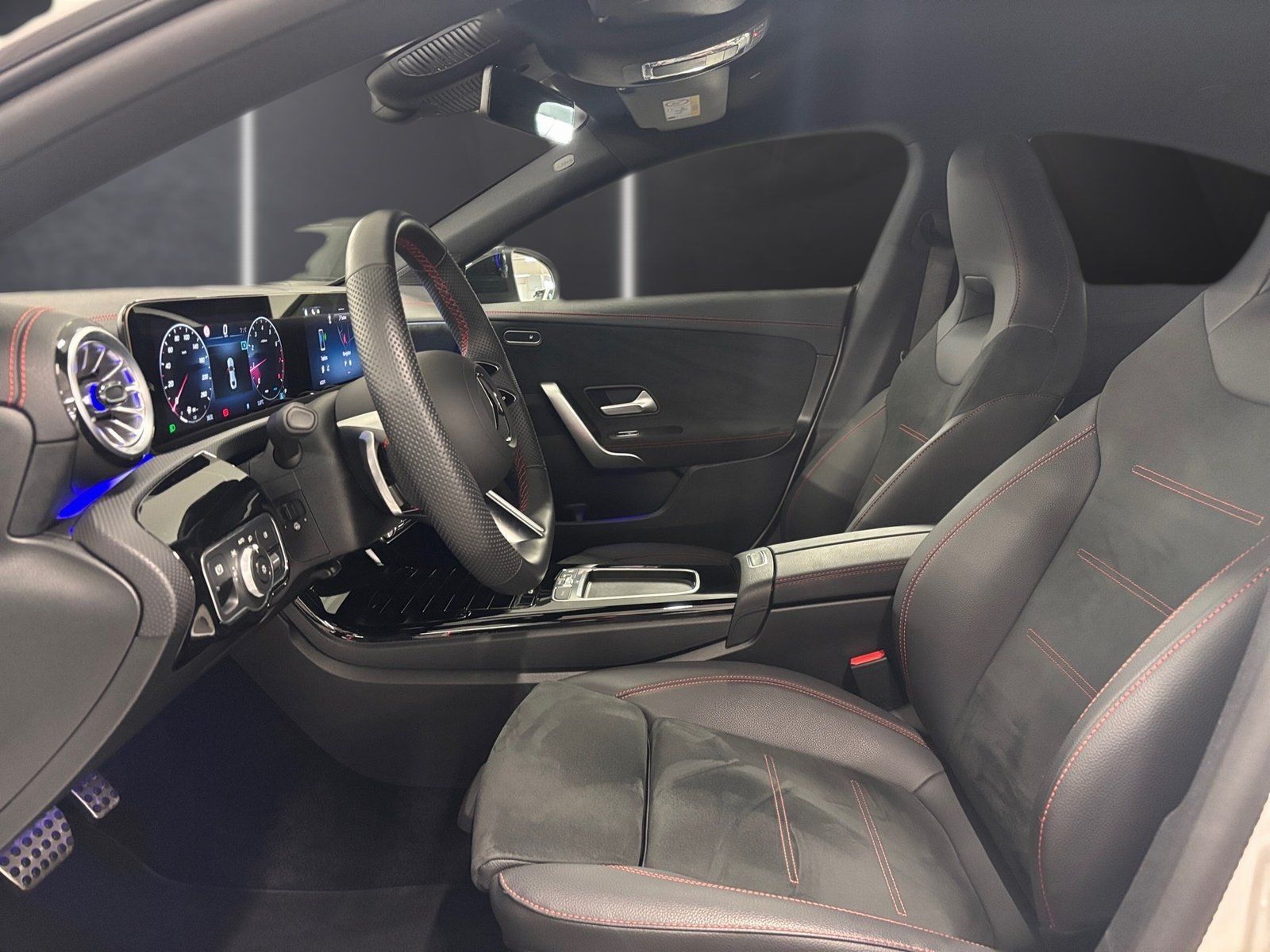 Fahrzeugabbildung Mercedes-Benz CLA 200 AMG Prem*19"*Night*Totwinkel*LED*Kamera*