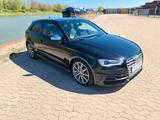 Audi S3 2.0 TFSI quattro - - Audi S3 mit Benzin-Antrieb: Limousine