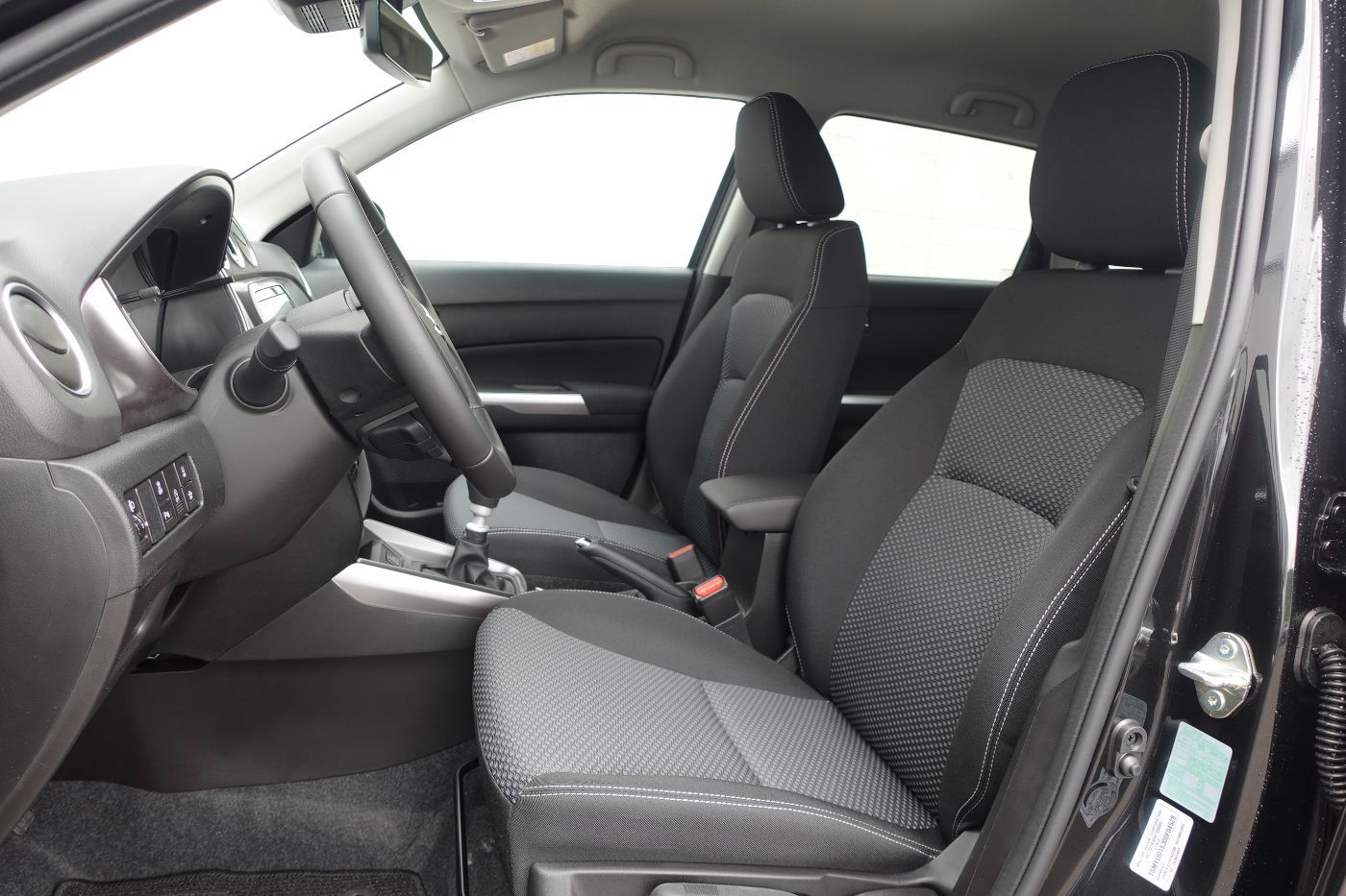 Fahrzeugabbildung Suzuki Vitara 1.4Hybrid Comfort AHK,Navi,SHZ,PD,Kamera