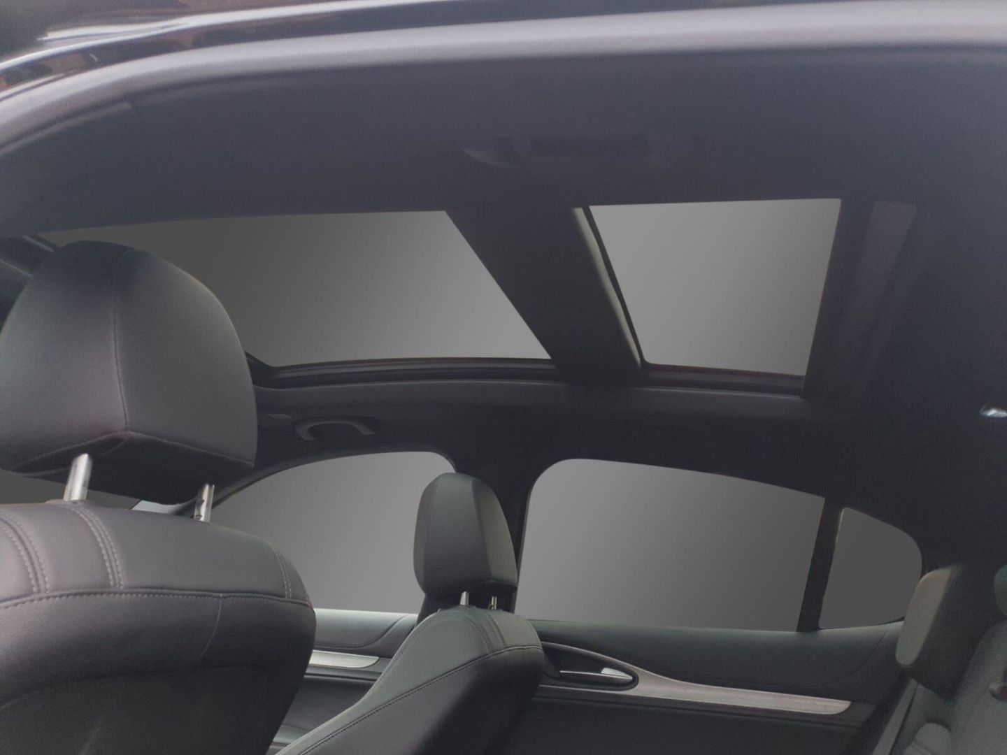 Fahrzeugabbildung Alfa Romeo Stelvio Veloce Q4 2.0 Turbo - Panoramadach -