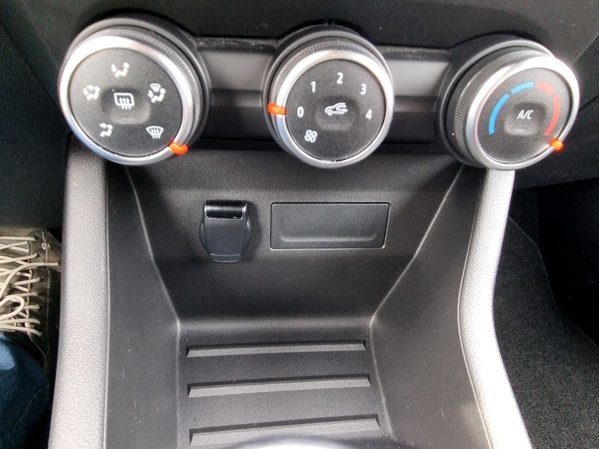 Fahrzeugabbildung Renault Clio ZEN TCe 90