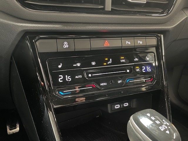 Fahrzeugabbildung Volkswagen T-Roc R 2.0 TSI 4Motion AHK Panodach Navi LED Bl