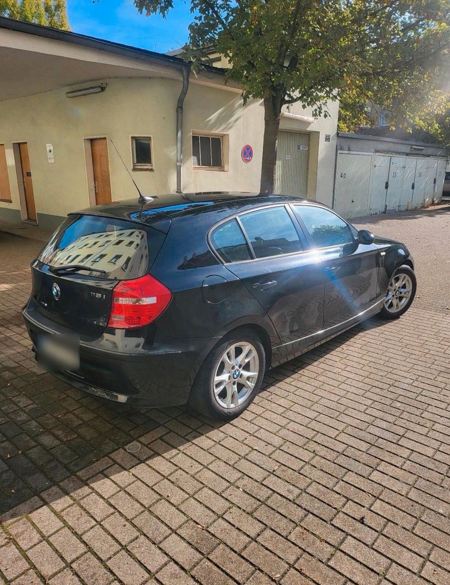 BMW 116 2009 — двигун 122 HP (90kW)