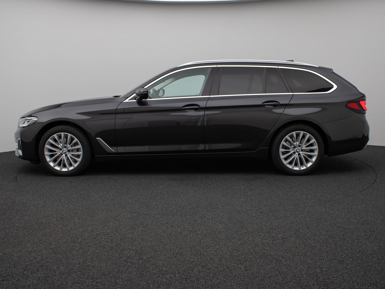 Fahrzeugabbildung BMW 540i xD LuxuryLine Panorama Laser Kamera SoftCL