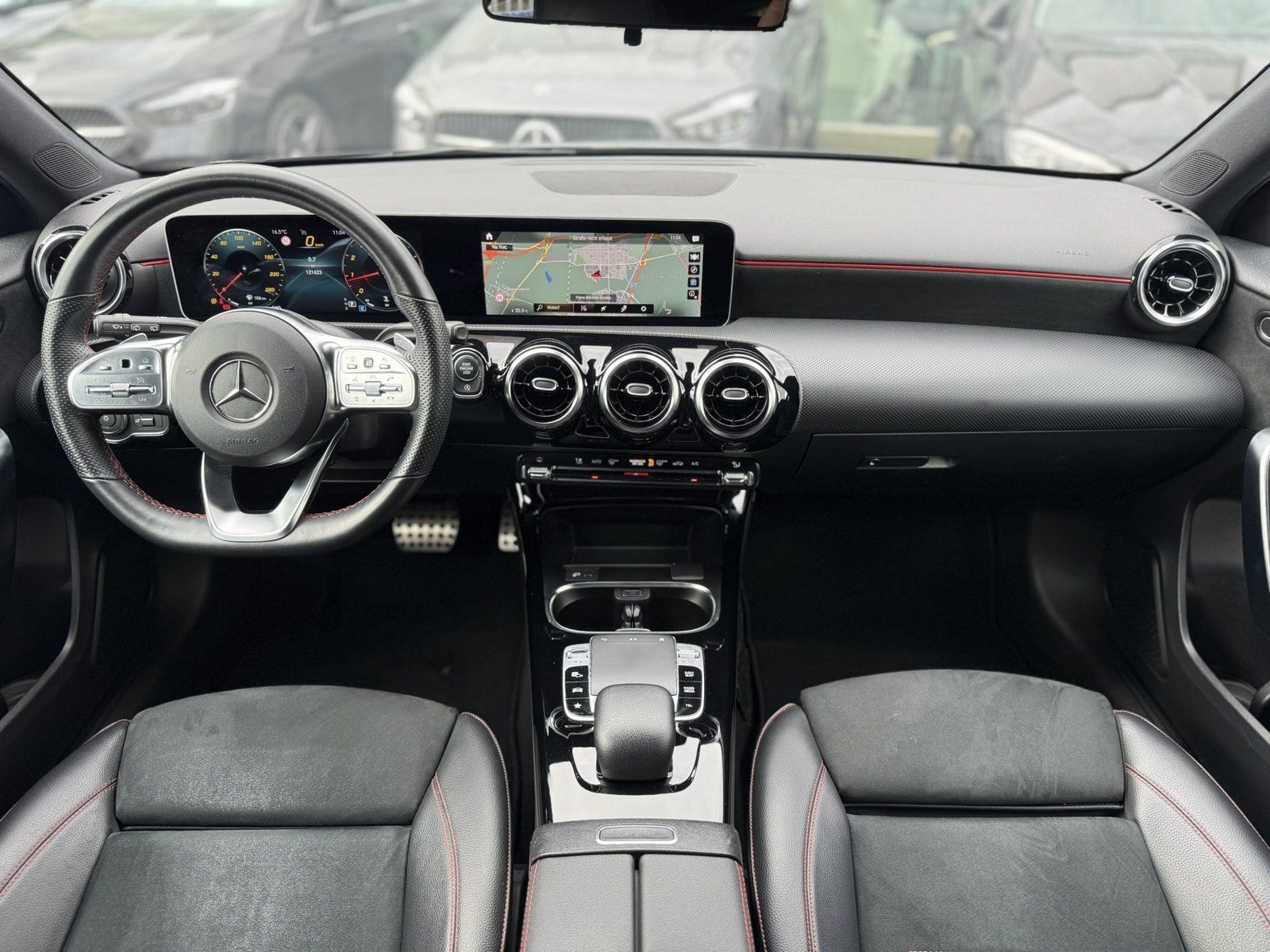 Fahrzeugabbildung Mercedes-Benz A 200 AMG*LED*NAVI-PREMIUM-PAKET*SITZHEIZUNG